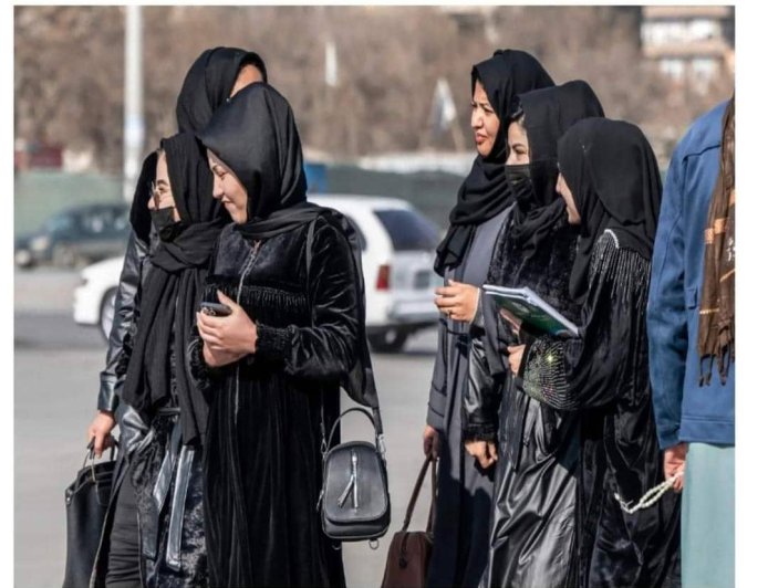 Women in Afghanistan will no longer be allowed to attend nursing and midwifery classes following an edict issued by the Taliban's supreme leader, according to senior employees at institutions offering these courses.