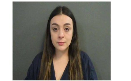 A teacher convicted of having a s£xual relationship with a student will not be facing prison time, but will serve out her sentence on probation.