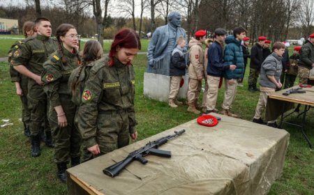 Children aged 11 are now taking part in military training at school in Russia