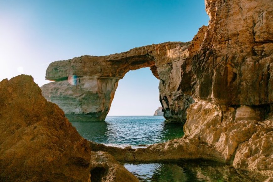 Jet skier d£ad, another injured after rock archway collapsed on them when American tourist jumped off it