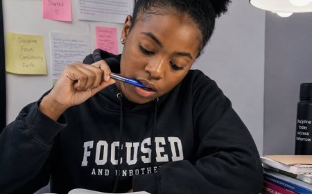FAVOUR, STOP FEEDING ON PLASTIC